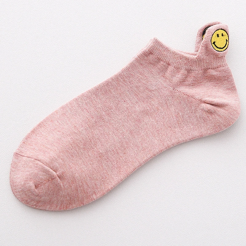 Women′s High Quality Comfortable Smile Face Embroidery Cotton Short Ankle Socks