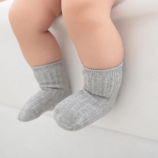 Calzino da neonato in cotone per ragazzi a compressione personalizzata per bambini morbidi estivi in ​​cotone antiscivolo primaverile all'ingrosso