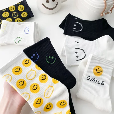 Calzini divertenti Smiley Kawaii Calzino corto Hip Hop Donna Femme Happy Cartoon Calzino in cotone bianco nero